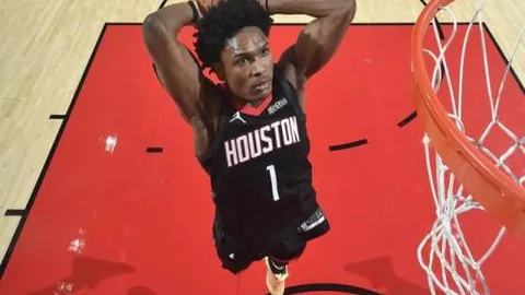 崔精力挽狂澜，击败唐嘉雯，将与上野梨纱争夺女子棋坛冠军